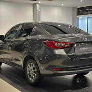 Làm sao để biết showroom Mazda Lạng Sơn đang có sẵn xe và màu bạn cần?
